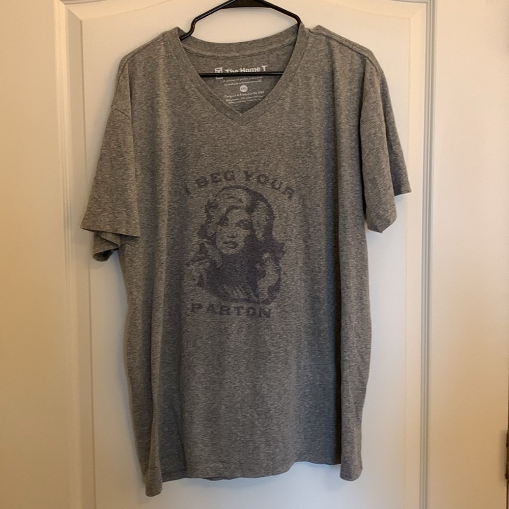 The Home T - “I Beg Your Parton” V Neck Tee in Heathered Grey - XXL